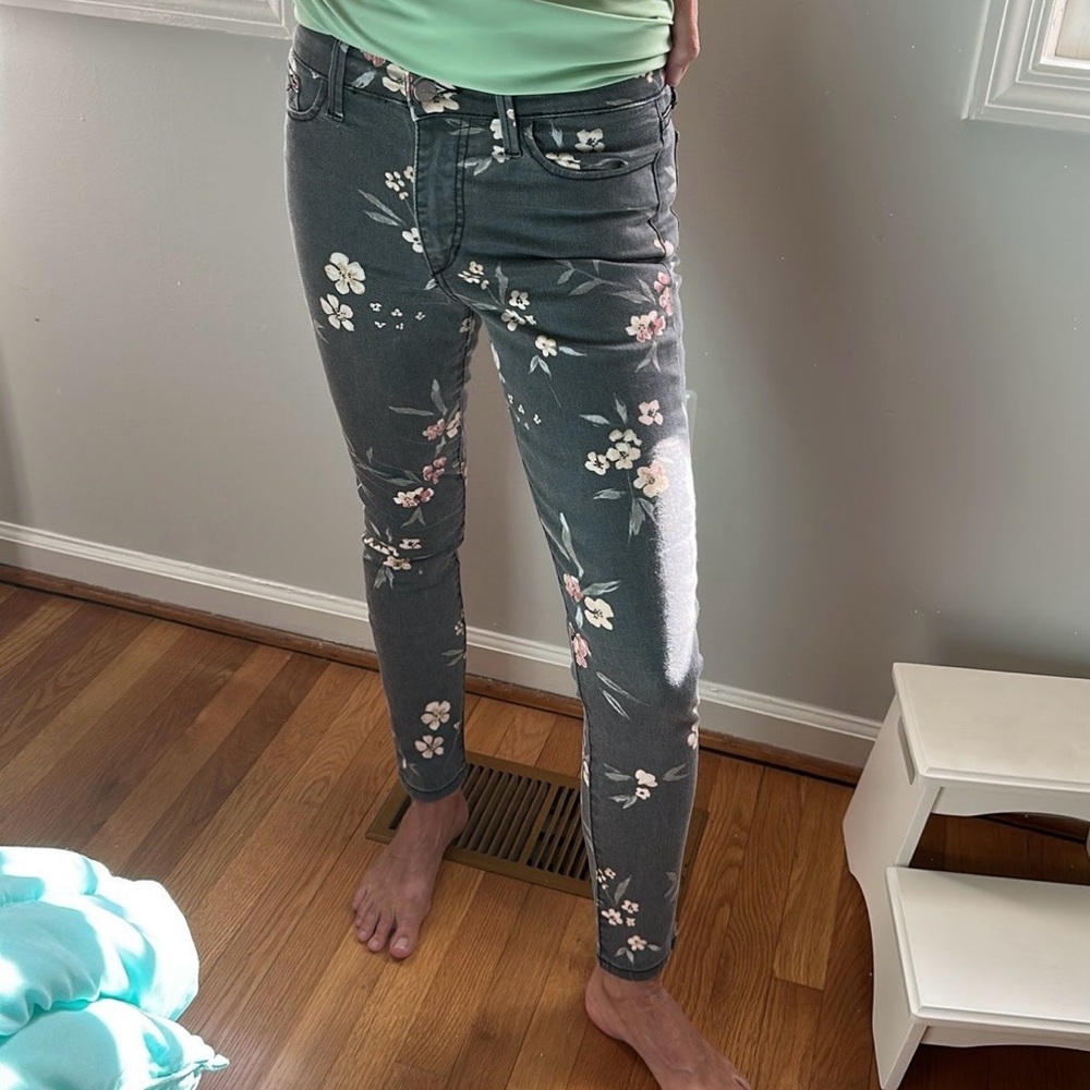 Joes Jeans Floral Print Slim Fit Women's Jeans - Gray with Pink Accents